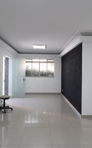 Casa à venda com 221m², 6 quartos e 1 vagaSala
