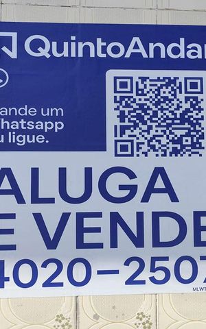 Casa à venda com 120m², 1 quarto e 2 vagas Casa à venda com 120m², 1 quarto e 2 vagasFachada