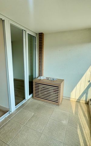 Apartamento para alugar com 62m², 2 quartos e 1 vaga Apartamento para alugar com 62m², 2 quartos e 1 vagaVaranda