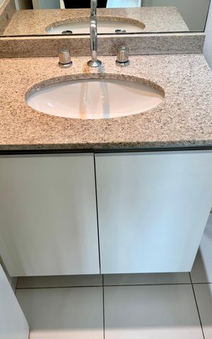 Apartamento para alugar com 62m², 2 quartos e 1 vaga Apartamento para alugar com 62m², 2 quartos e 1 vagaBanheiro 1