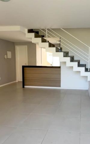 Casa à venda com 100m², 2 quartos e 1 vaga Casa à venda com 100m², 2 quartos e 1 vagaSala