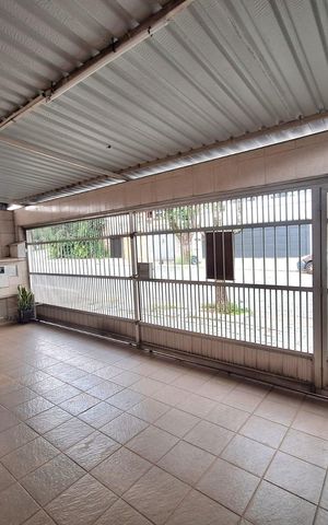 Casa à venda com 182m², 3 quartos e 3 vagas Casa à venda com 182m², 3 quartos e 3 vagasGaragem
