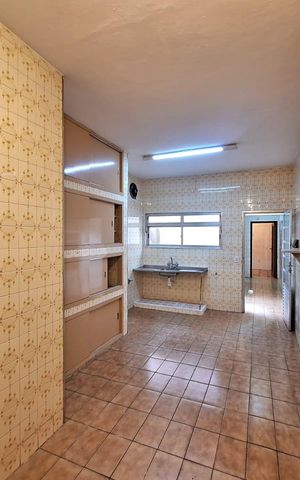 Casa à venda com 182m², 3 quartos e 3 vagas Casa à venda com 182m², 3 quartos e 3 vagasCozinha