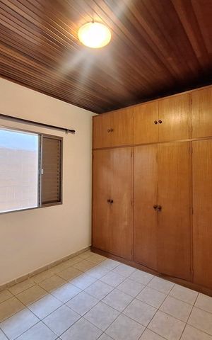 Casa à venda com 182m², 3 quartos e 3 vagas Casa à venda com 182m², 3 quartos e 3 vagasQuarto