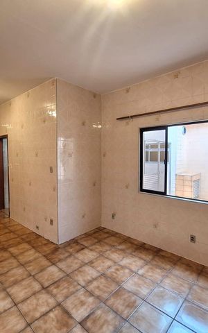 Casa à venda com 182m², 3 quartos e 3 vagas Casa à venda com 182m², 3 quartos e 3 vagasSala