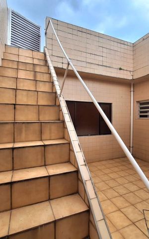 Casa à venda com 182m², 3 quartos e 3 vagas Casa à venda com 182m², 3 quartos e 3 vagasÁrea externa