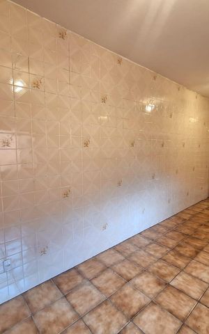 Casa à venda com 182m², 3 quartos e 3 vagas Casa à venda com 182m², 3 quartos e 3 vagasSala