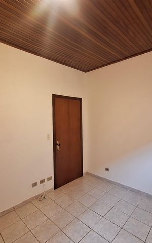 Casa à venda com 182m², 3 quartos e 3 vagas Casa à venda com 182m², 3 quartos e 3 vagasQuarto