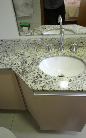 Apartamento à venda com 73m², 2 quartos e 2 vagasBanheiro da Suíte 
