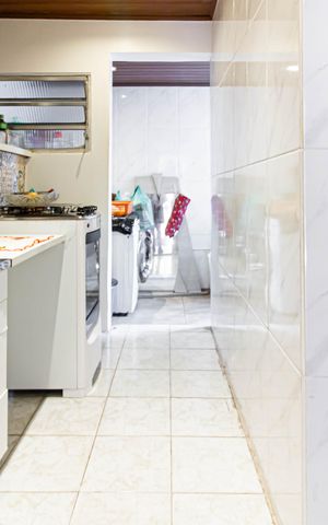 Casa à venda com 120m², 2 quartos e 2 vagas Casa à venda com 120m², 2 quartos e 2 vagasCozinha