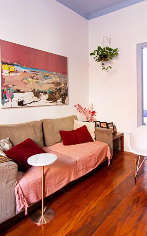 Casa à venda com 120m², 2 quartos e 2 vagas Casa à venda com 120m², 2 quartos e 2 vagasSala