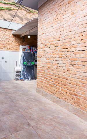 Casa à venda com 120m², 2 quartos e 2 vagas Casa à venda com 120m², 2 quartos e 2 vagasÁrea externa