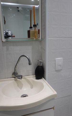 Casa à venda com 320m², 4 quartos e 4 vagasBanheiro de Baixo - Casa 2