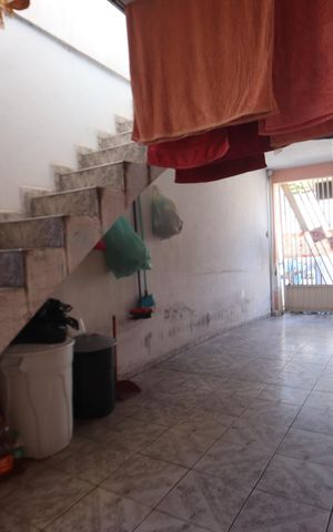 Casa à venda com 320m², 4 quartos e 4 vagasGaragem