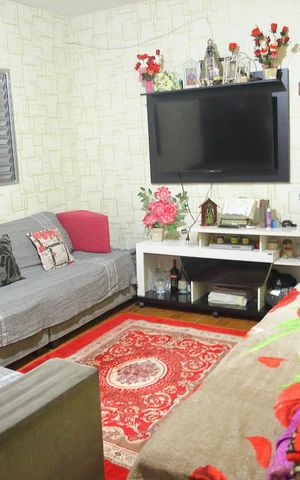 Casa à venda com 76m², 3 quartos e 2 vagasSala