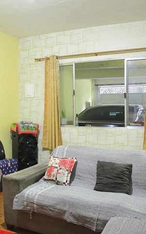 Casa à venda com 76m², 3 quartos e 2 vagasSala
