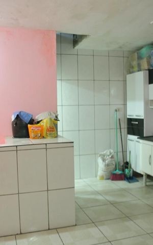 Casa à venda com 76m², 3 quartos e 2 vagasárea de convivência ( cozinha) 