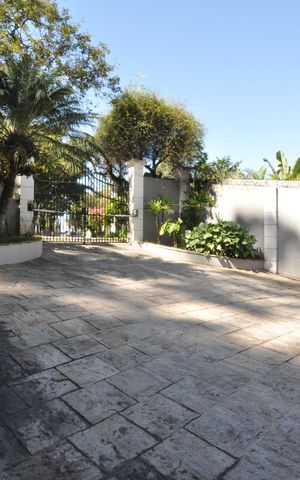 Casa à venda com 510m², 4 quartos e 6 vagasGaragem