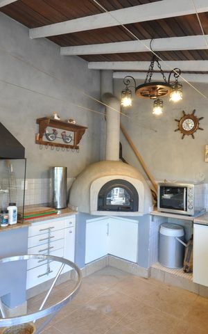 Casa à venda com 510m², 4 quartos e 6 vagasChurrasqueira e Forno