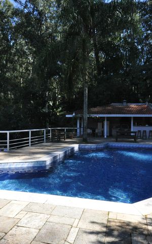 Casa à venda com 510m², 4 quartos e 6 vagasPiscina
