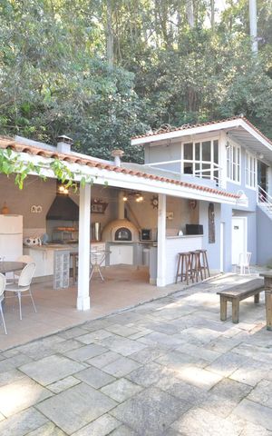 Casa à venda com 510m², 4 quartos e 6 vagasChurrasqueira