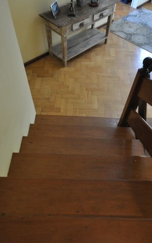Casa à venda com 510m², 4 quartos e 6 vagasEscada