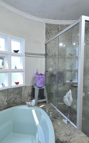 Casa à venda com 510m², 4 quartos e 6 vagasBanheiro da Suíte Master
