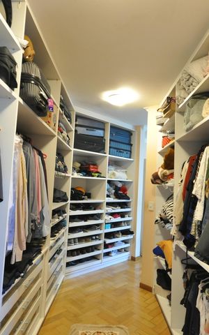 Casa à venda com 510m², 4 quartos e 6 vagasCloset