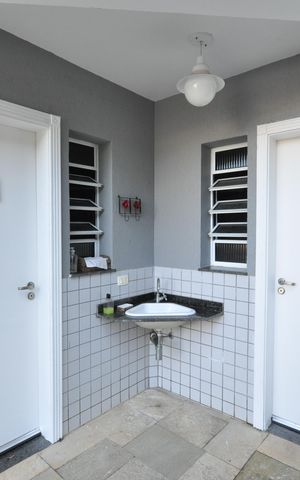 Casa à venda com 510m², 4 quartos e 6 vagasBanheiros