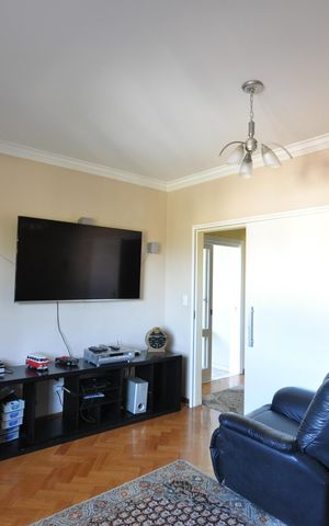 Casa à venda com 510m², 4 quartos e 6 vagasSala de TV