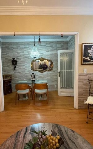 Casa à venda com 222m², 5 quartos e 1 vaga
