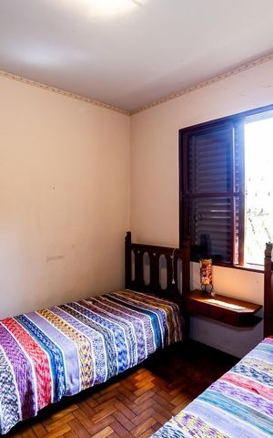 Casa à venda com 240m², 3 quartos e 4 vagas Casa à venda com 240m², 3 quartos e 4 vagasQuarto 2