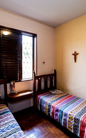 Casa à venda com 240m², 3 quartos e 4 vagas Casa à venda com 240m², 3 quartos e 4 vagasQuarto 2
