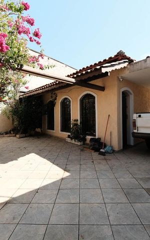 Casa à venda com 300m², 6 quartos e 6 vagasGaragem