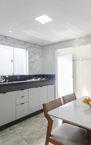 Casa à venda com 80m², 3 quartos e 2 vagas Casa à venda com 80m², 3 quartos e 2 vagasCozinha