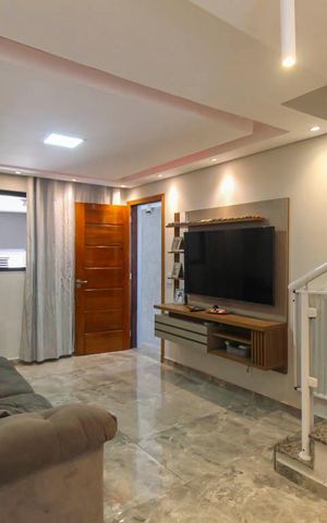 Casa à venda com 80m², 3 quartos e 2 vagas Casa à venda com 80m², 3 quartos e 2 vagasSala