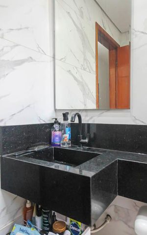 Casa à venda com 80m², 3 quartos e 2 vagas Casa à venda com 80m², 3 quartos e 2 vagasBanheiro
