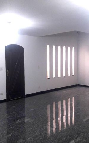 Casa à venda com 248m², 3 quartos e 5 vagas