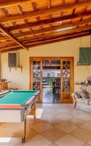 Casa à venda com 353m², 3 quartos e 2 vagas