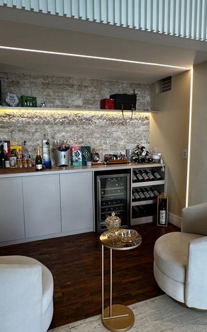 Casa de condomínio para alugar com 400m², 4 quartos e 5 vagas Casa de condomínio para alugar com 400m², 4 quartos e 5 vagasSala
