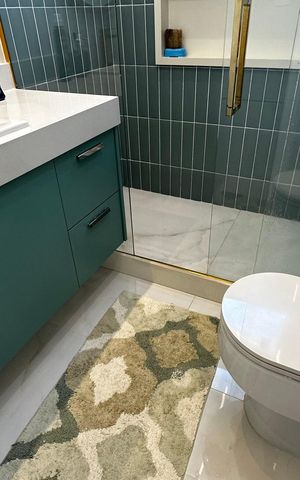 Casa de condomínio para alugar com 400m², 4 quartos e 5 vagas Casa de condomínio para alugar com 400m², 4 quartos e 5 vagasBanheiro da Suíte 1