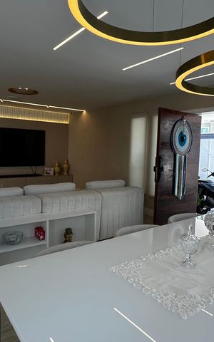Casa de condomínio para alugar com 400m², 4 quartos e 5 vagas Casa de condomínio para alugar com 400m², 4 quartos e 5 vagasSala