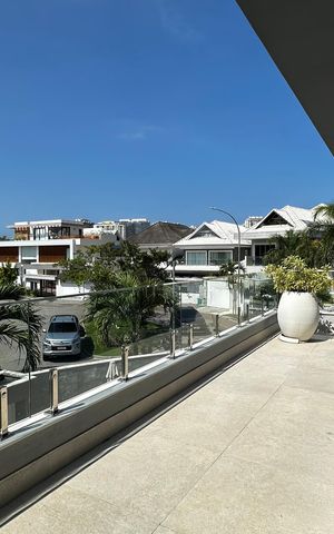 Casa de condomínio para alugar com 400m², 4 quartos e 5 vagas Casa de condomínio para alugar com 400m², 4 quartos e 5 vagasVaranda da Suíte