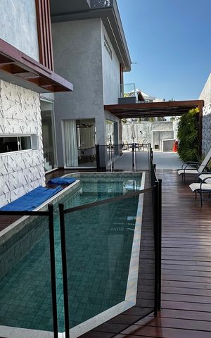 Casa de condomínio para alugar com 400m², 4 quartos e 5 vagas Casa de condomínio para alugar com 400m², 4 quartos e 5 vagasÁrea externa
