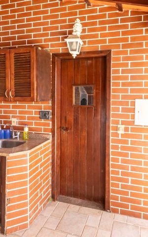 Casa à venda com 250m², 3 quartos e 4 vagas Casa à venda com 250m², 3 quartos e 4 vagasVaranda gourmet - Sauna