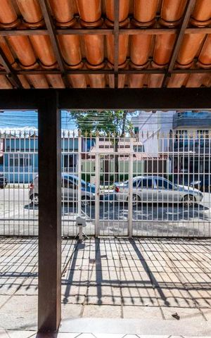 Casa à venda com 250m², 3 quartos e 4 vagas Casa à venda com 250m², 3 quartos e 4 vagasVista da Sala