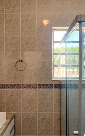 Casa para alugar com 240m², 3 quartos e 2 vagasBanheiro da Suíte