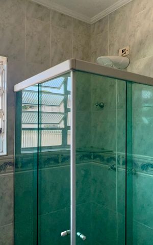 Casa para alugar com 240m², 3 quartos e 2 vagasBanheiro