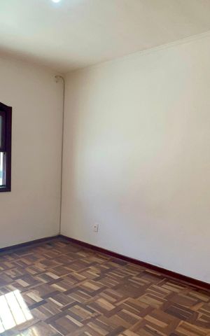 Casa para alugar com 240m², 3 quartos e 2 vagasSuite