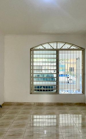 Casa para alugar com 240m², 3 quartos e 2 vagasSala